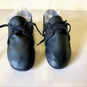 Softstar Dash Run Amoc all leather shoes with bullhide leather sole